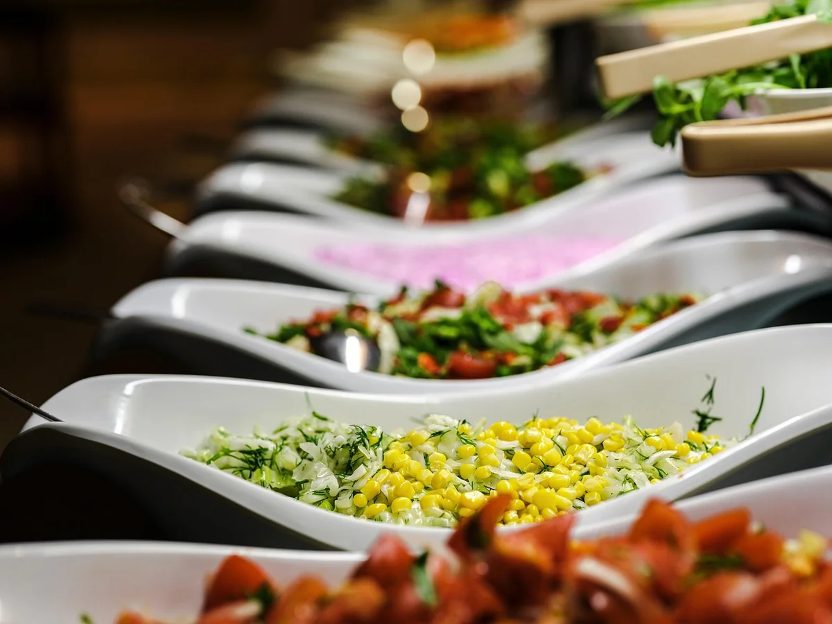 Combien de bouchées par personne pour un buffet réussi ?